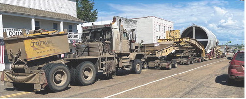 GIANT OVERSIZE LOAD TURNS HEADS ….
